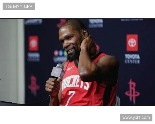 杜兰特比赛期间频繁查看手机引发小号曝光猜测引发热议